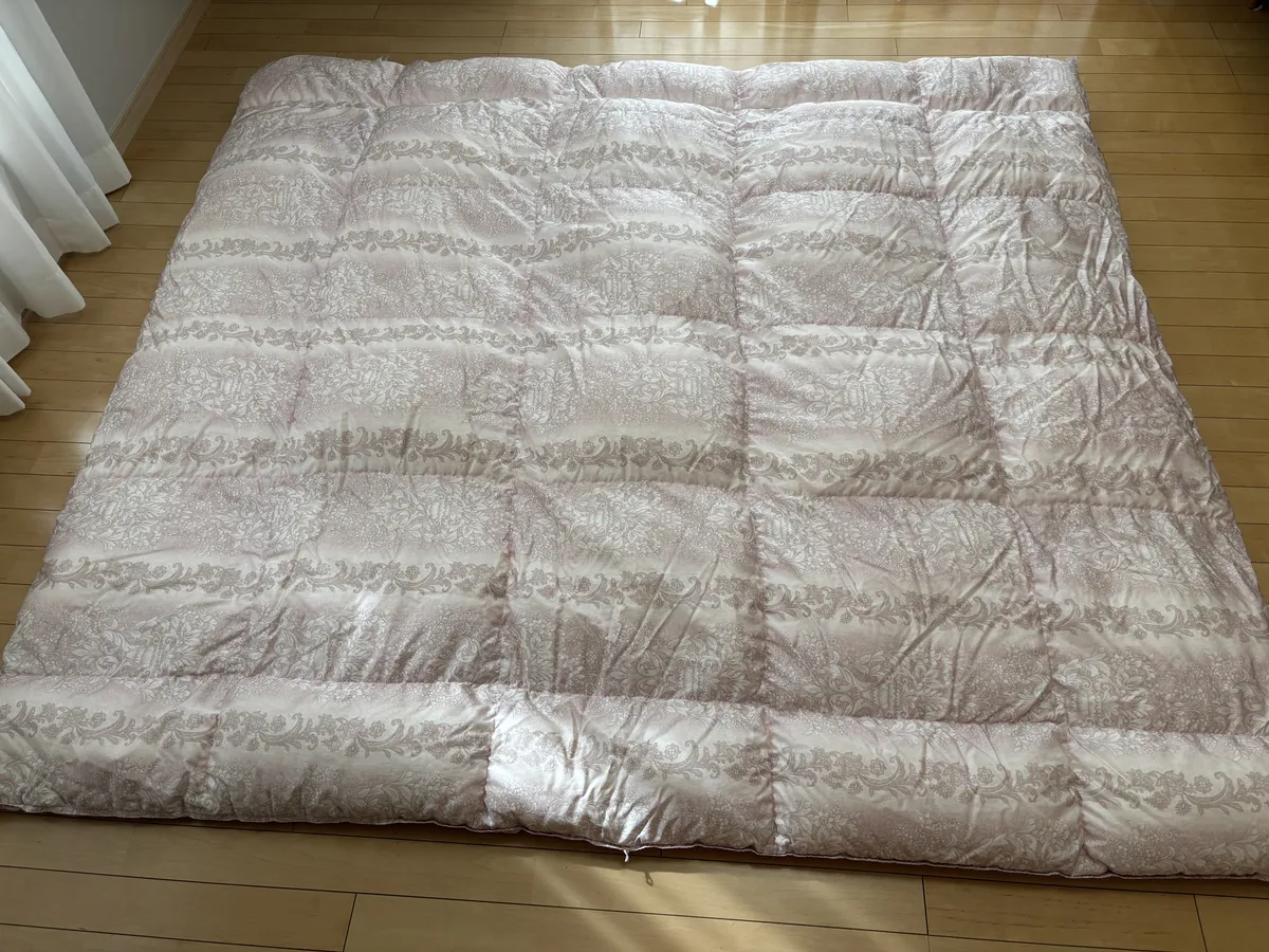 クリーニング前の羽毛布団